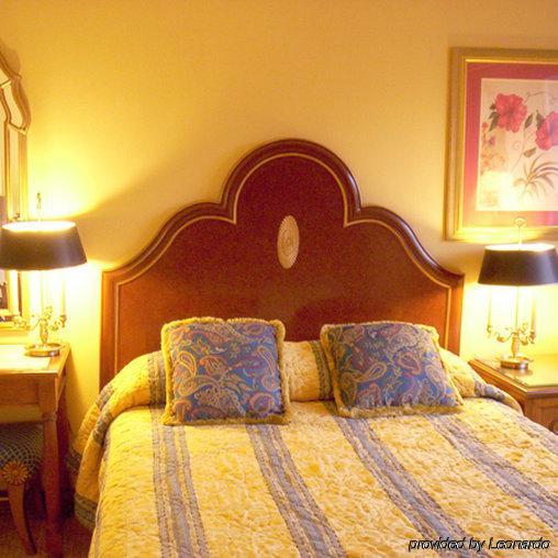 Golden Green Hotel By Oyo Charlotte Zimmer foto